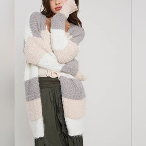 Venus Fuzzy Cardigan popcorn yarn color block Size XS